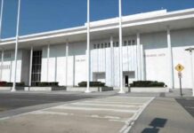 Kennedy Center votes to restore Trump's name and close for 2 years, challenging a judge's order